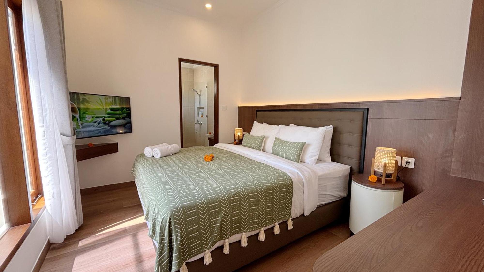 Ellavie Villa *